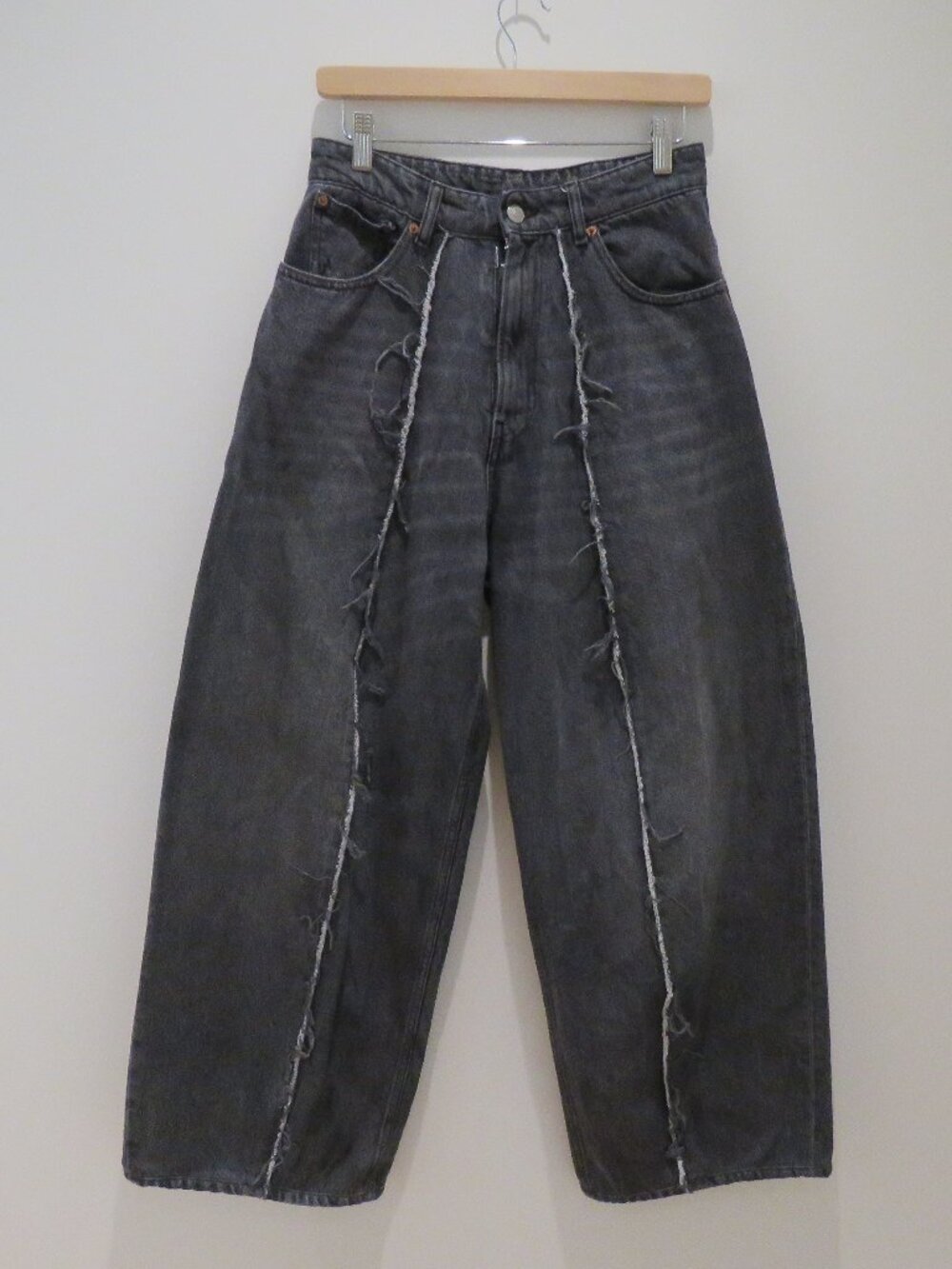 MM6 MAISON MARGIELA Gray Raw Edge Wide Leg Jeans Size 29 Avant Garde Minimalist - Picture 3 of 14